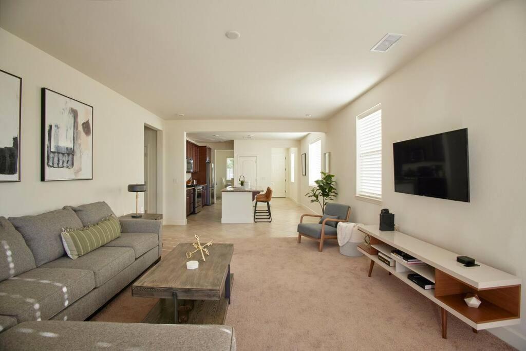 New Upscale House, Tahoe 30-Min W/ Cal King RenoReno  Kültér fotó