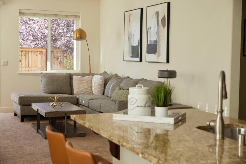 New Upscale House, Tahoe 30-Min W/ Cal King RenoReno  Kültér fotó