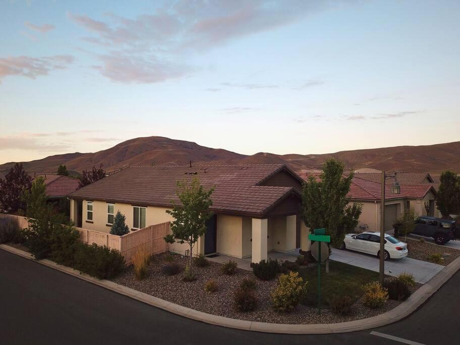 New Upscale House, Tahoe 30-Min W/ Cal King RenoReno  Kültér fotó