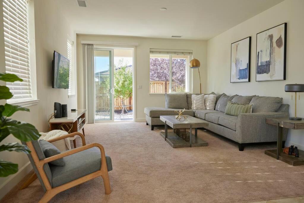 New Upscale House, Tahoe 30-Min W/ Cal King RenoReno  Kültér fotó